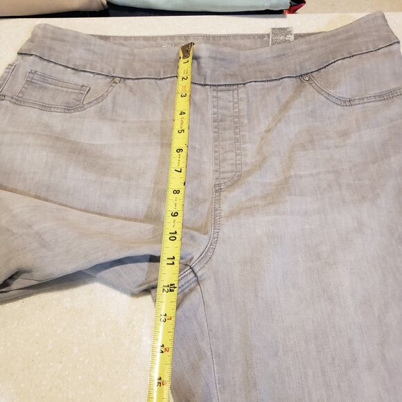 Chico’s Pull On Jegging Ankle Floral Embellishments Denim Sz 3R Grey - Picture 11 of 12